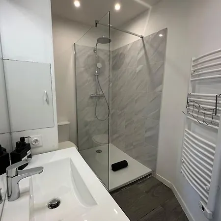 Constance 3 - Spacieux En Dernier Etage Antibes