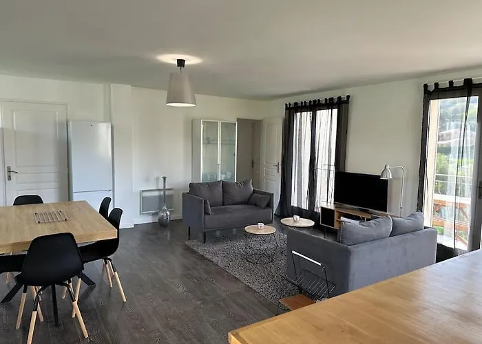 Appartement Constance 3 - Spacieux En Dernier étage *