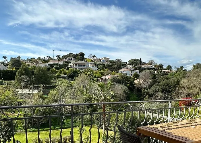 Constance 3 - Spacieux En Dernier Etage Антиб